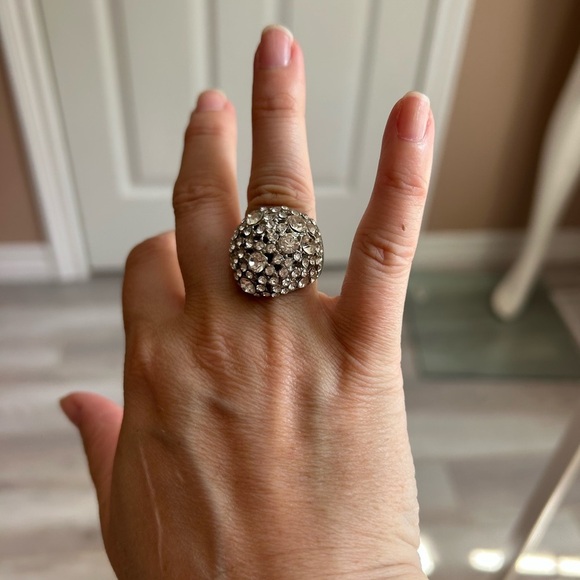 4/$50 Cluster dome statement silver band woman ring size 6 1/2 💚 - Picture 5 of 8